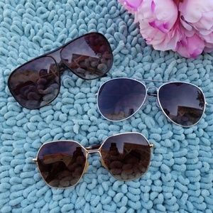 🕶 3 for $7 sunglasses